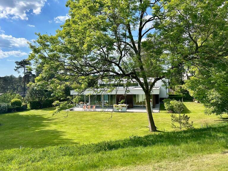 VILLA D'ARCHITECTE D'EXCEPTION UN CADRE DE VIE PRIVILÉGIÉ AU COEUR DU GOLF — photo 1