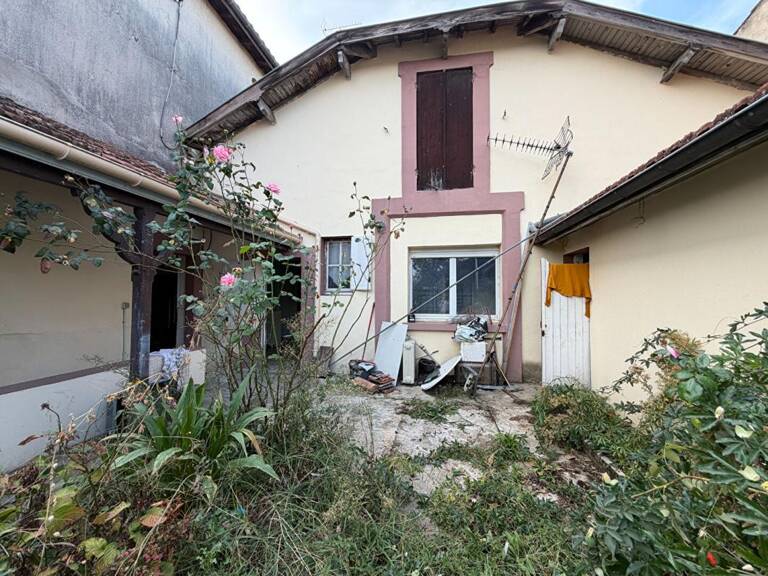 Maison de ville à rénover de 120 m² ? 3 chambres, Garage et extérieur ? — photo 1