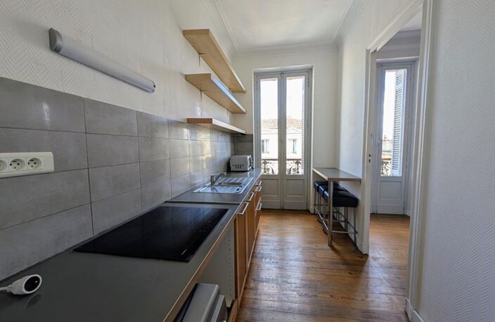 Appartement Bordeaux charme de l'ancien et vue cathédrale — photo 4