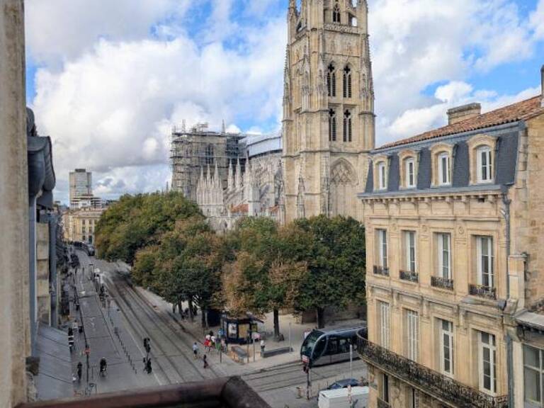 Appartement Bordeaux charme de l'ancien et vue cathédrale — photo 1