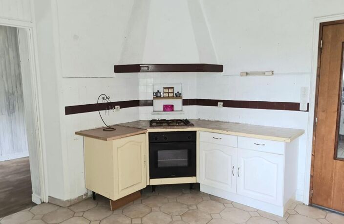 Exclusivité - Le Croisty - Maison de 135.36 m2 - 6 pièces - 3 chambres  -  Jardinet 20 m2 - Prix 123.000 — photo 3