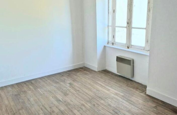 Exclusivité - Le Croisty - Maison de 135.36 m2 - 6 pièces - 3 chambres  -  Jardinet 20 m2 - Prix 123.000 — photo 4