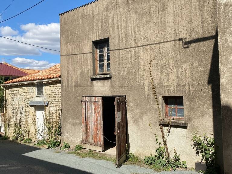 PRIN-DEYRANÇON (79210) , Grange à rénover avec certificat d'urbanisme positif — photo 1