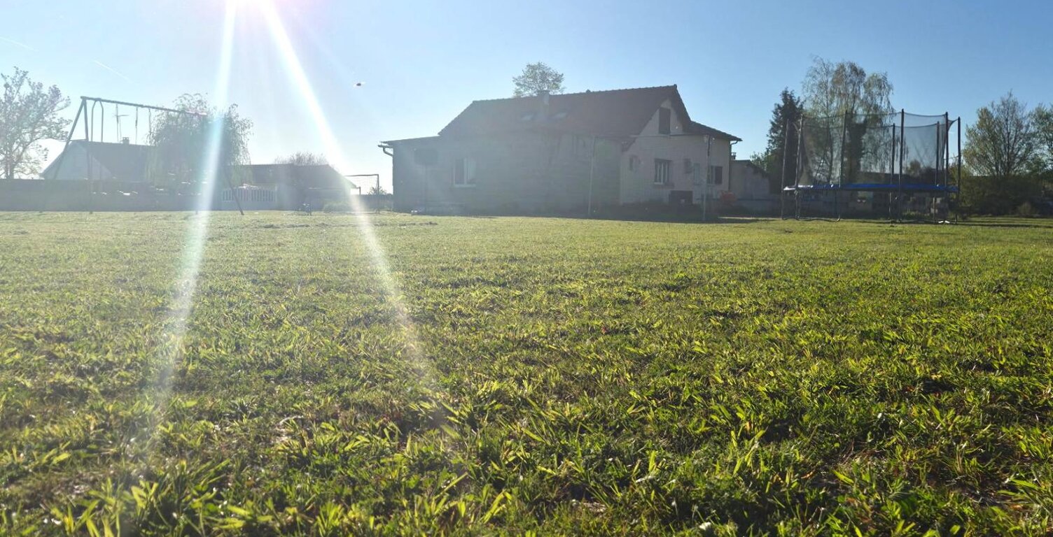 Belle Maison Individuelle ou Propriété Contemporaine avec sa Piscine de 141 m² Rénovée et à Façonner selon vos envies à plus de 200 m² avec sa vaste Cour pour Voitures - Voiliers - Bateaux, Garage Double, Dépendance et Terrain Constructible, Clos et Paysa — photo 1