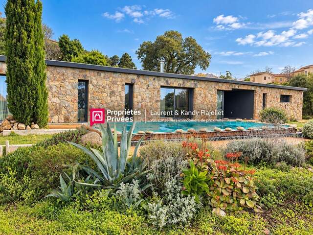 Maison en pierre T4  avec piscine VUE MER - Sari Solenzara 20145 - CORSE DU SUD - FRANCE — photo du bien