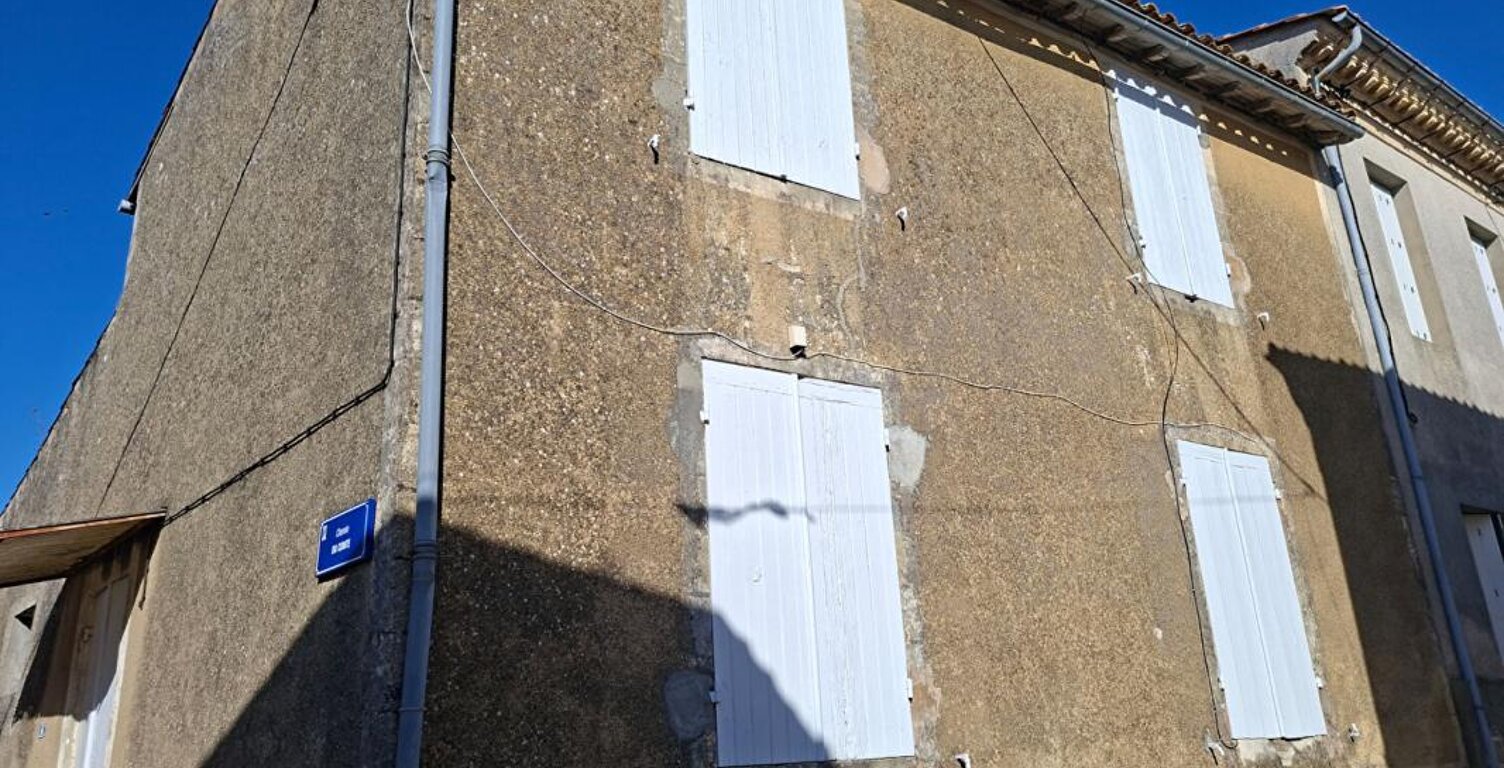 Maison en pierre à Saint Estephe 4 pièce(s) 80 m2 A RENOVER — photo 1