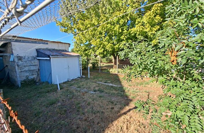 Maison en pierre à Saint Estephe 4 pièce(s) 80 m2 A RENOVER — photo 2
