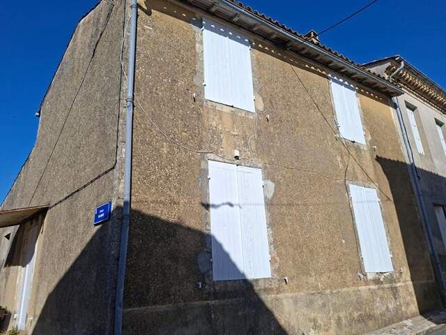 Maison en pierre à Saint Estephe 4 pièce(s) 80 m2 A RENOVER — photo du bien