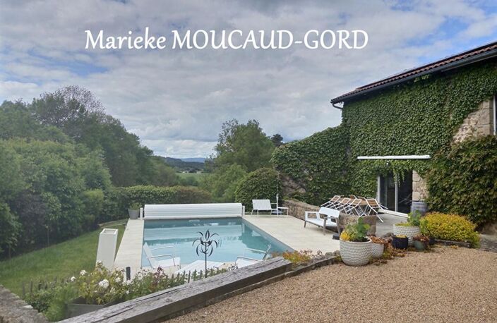 Corps de ferme en pierre 277m² entièrement rénové sur 4046m² de terrain ; Prestations haut de gamme & Autonomie énergétique — photo 2