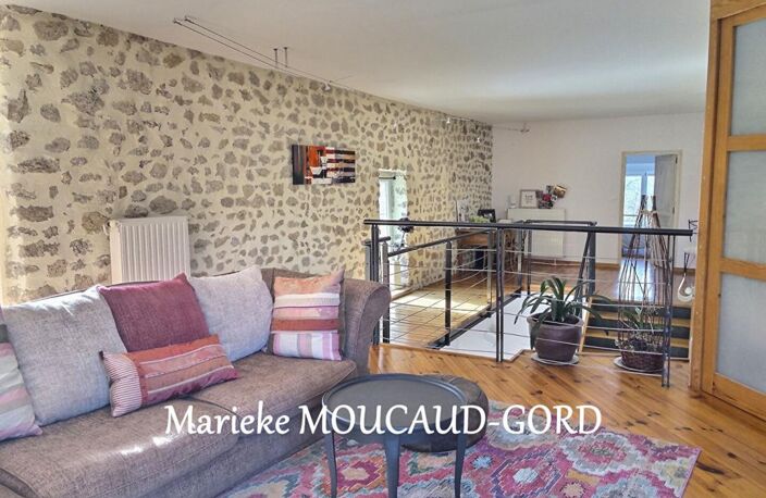 Corps de ferme en pierre 277m² entièrement rénové sur 4046m² de terrain ; Prestations haut de gamme & Autonomie énergétique — photo 4