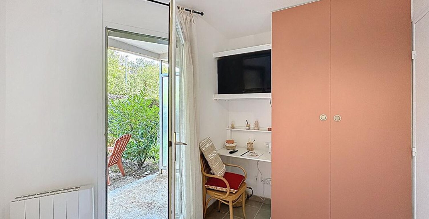 Appartement Greoux Les Bains / jardinet — photo 1