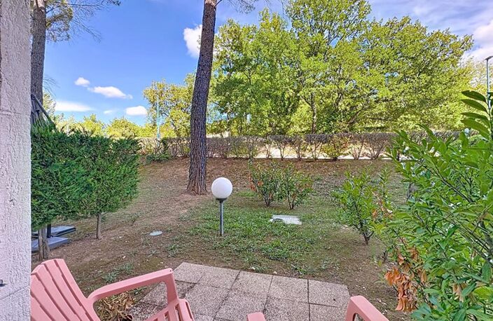 Appartement Greoux Les Bains / jardinet — photo 2