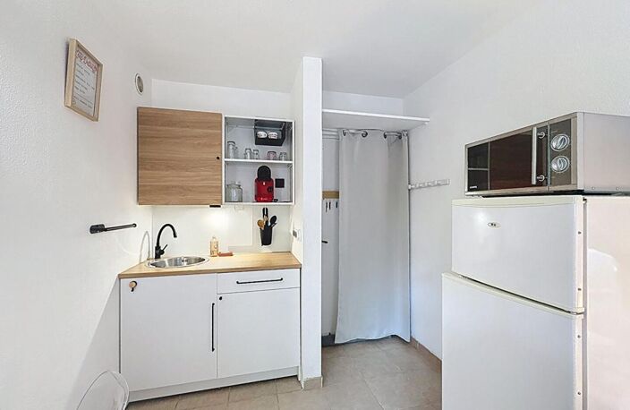 Appartement Greoux Les Bains / jardinet — photo 5