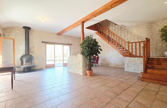 MAISON  AVEC STUDIO INDEPENDANT 165M²  6 PIECES 4 CHAMBRES PISCINE — photo 2