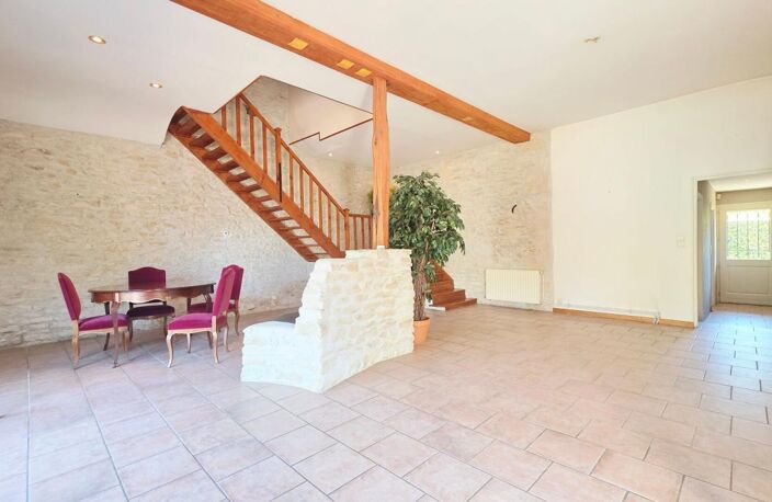 MAISON  AVEC STUDIO INDEPENDANT 165M²  6 PIECES 4 CHAMBRES PISCINE — photo 3