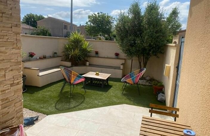 Maison Istres 95 m2 PISCINE ,JARDIN ET GARAGE — photo 2