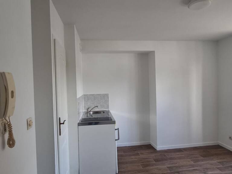 Appartement Nantes 1 P . 16.11 M² . Salle d'eau avec toilettes — photo 1