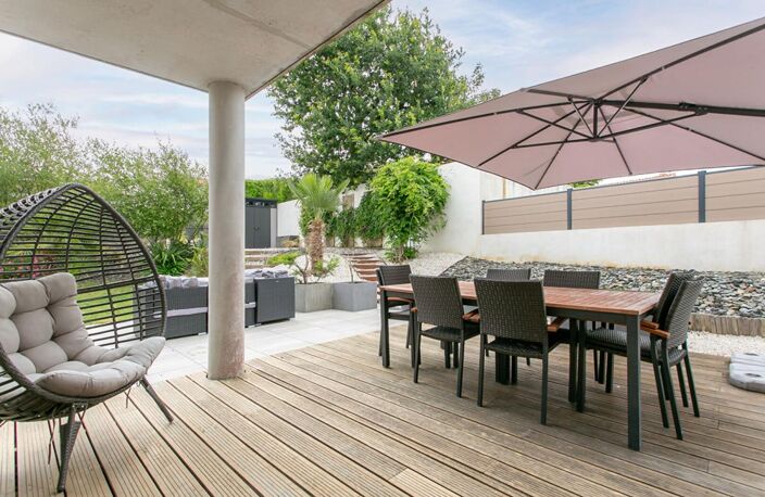 Maison Mouzillon 6 P . 4 Chs . Bureau . 138.77 M² . T 681 M² . Garage . Terrasse . Balcon — photo 2