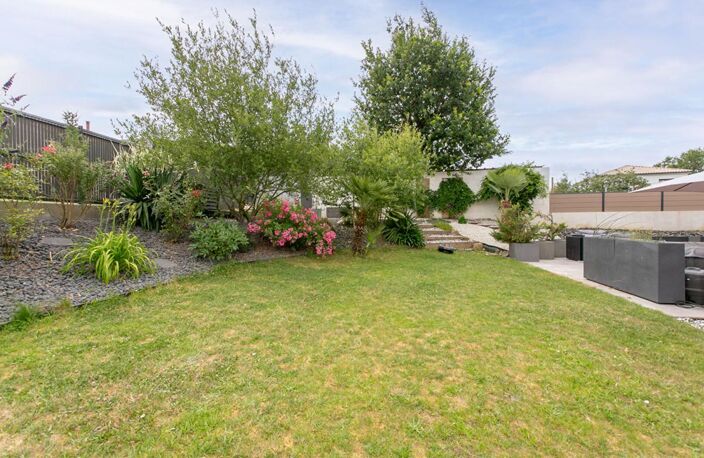 Maison Mouzillon 6 P . 4 Chs . Bureau . 138.77 M² . T 681 M² . Garage . Terrasse . Balcon — photo 4