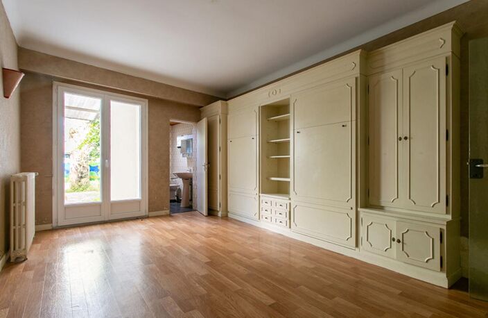 Maison La Chapelle Heulin Centre 9 P . 5 Chs . 216 M² . T 565 M² . Dépendances . Caves — photo 2