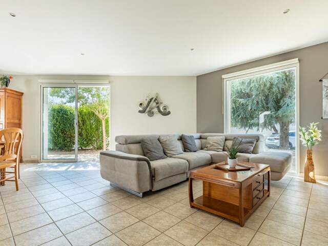 Maison Mouzillon 6 P . 4 Chs . Bureau . 177.85 M² . Double garages . T 1153 M² . Sous-sol — photo du bien