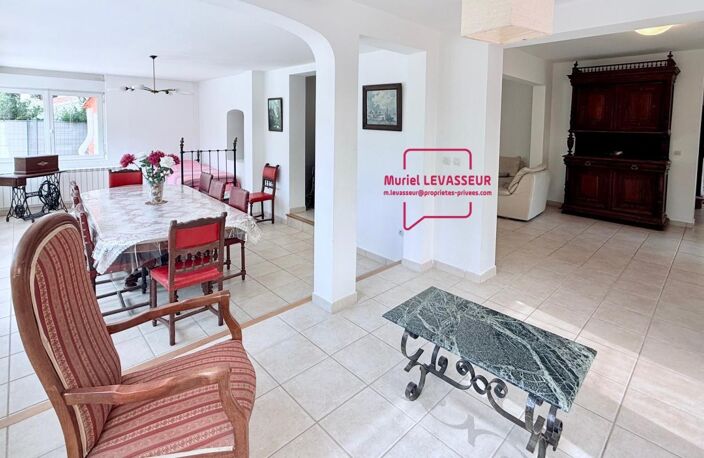 Villa T6 de 160 m2 sur 850 m² terrain avec piscine et garage - Plain pied — photo 2