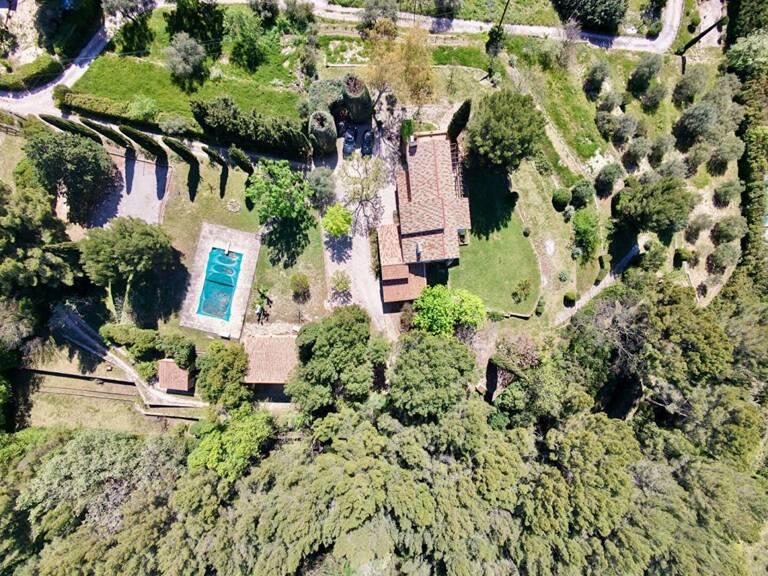 Le Castellet  Propriété de caractère au potentiel exceptionnel, au coeur d'un écrin de nature - 860 000 euros — photo 1