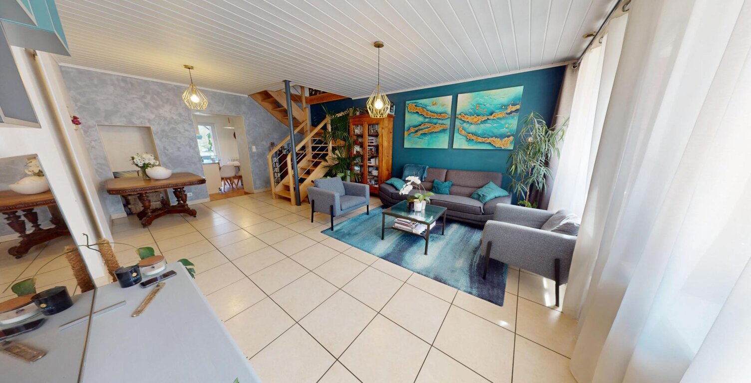 Maison de ville T4  123 m²  Centre de La Verpillière — photo 1