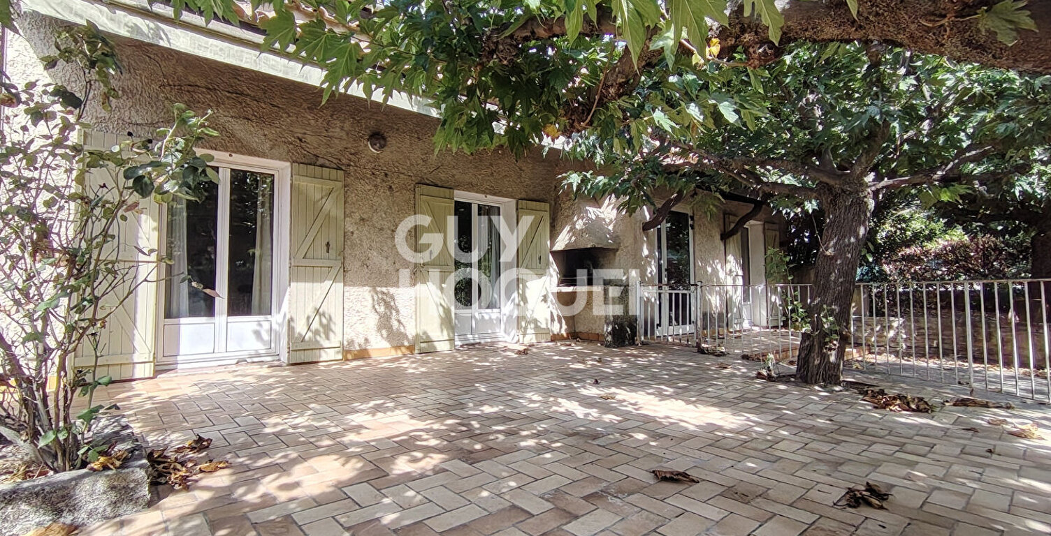 Carpentras Lègue - Maison de 7 pièce(s) de 210 m² avec 5 chambres, jardin et garage — photo 1