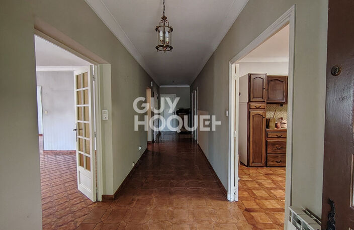 Carpentras Lègue - Maison de 7 pièce(s) de 210 m² avec 5 chambres, jardin et garage — photo 4