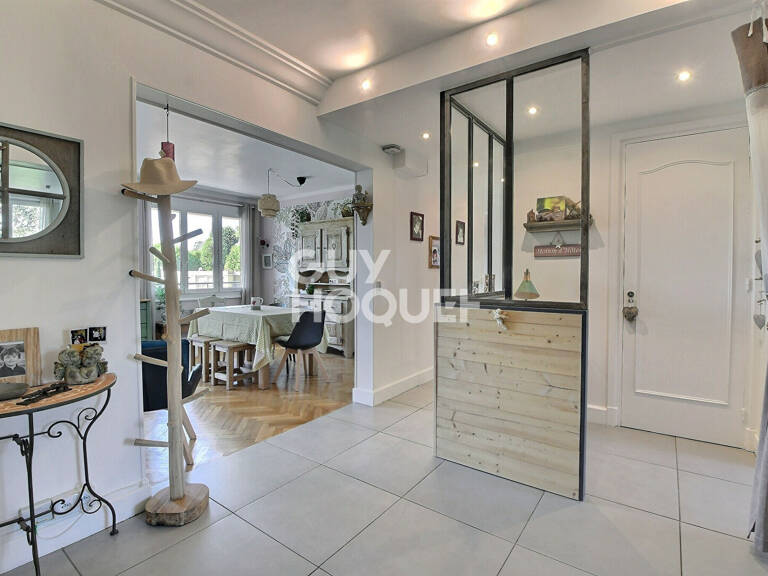 (Visite virtuelle) - A vendre T4 rénové de 84 m2 avec cave et garage à BRON / Les ESSARTS (69500) — photo 1