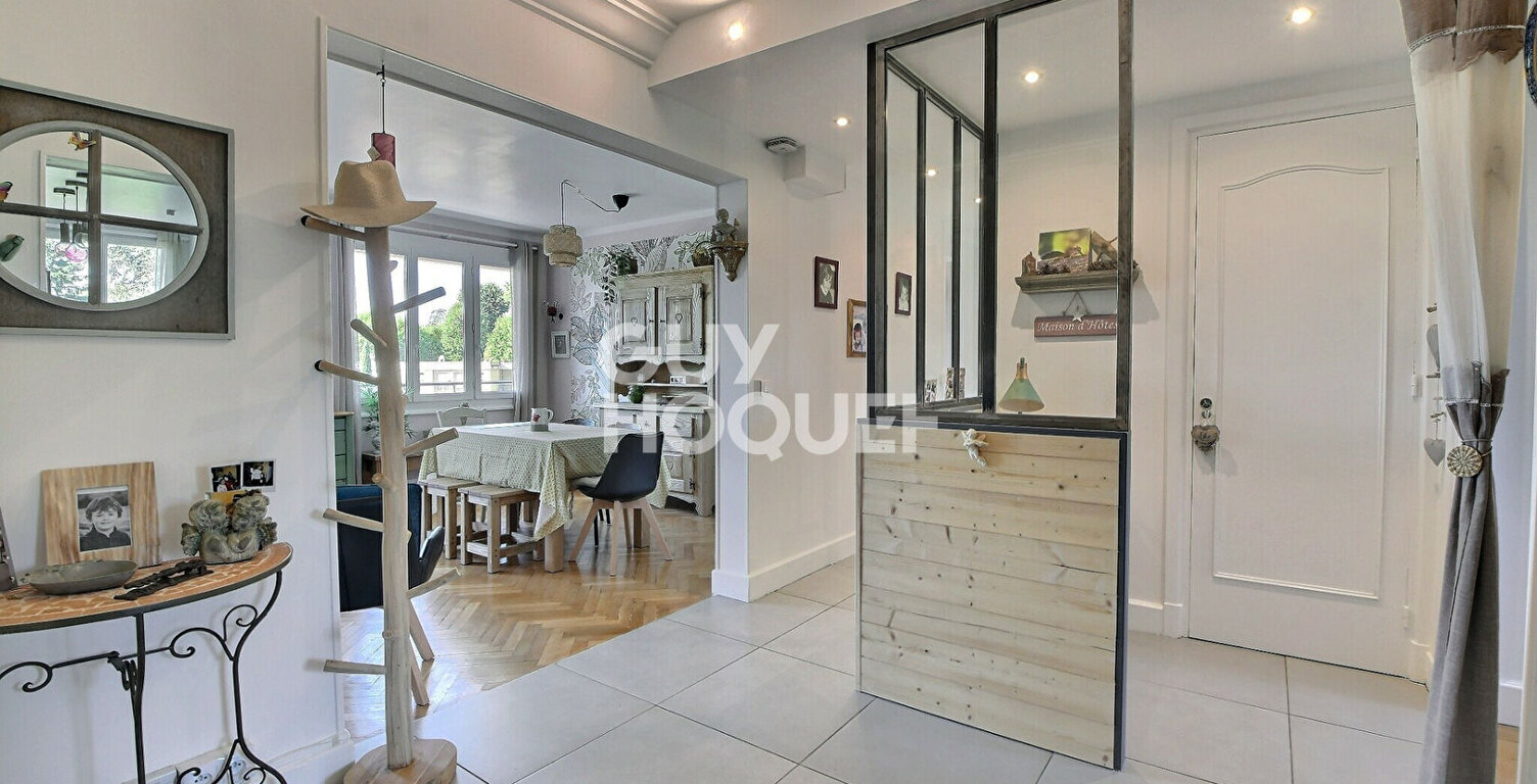 (Visite virtuelle) - A vendre T4 rénové de 84 m2 avec cave et garage à BRON / Les ESSARTS (69500) — photo 1