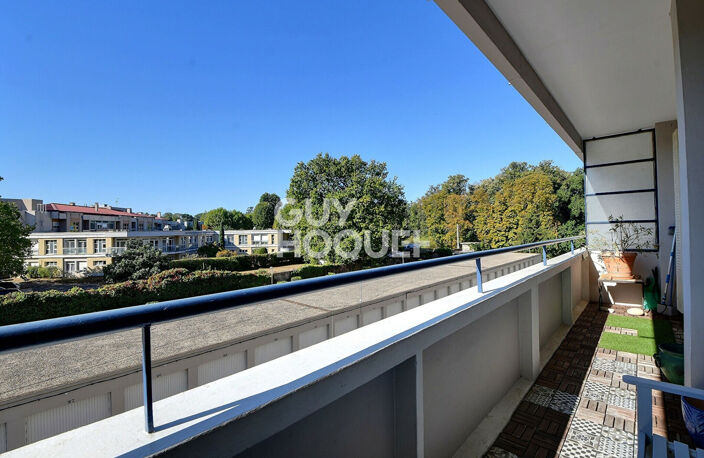 (Visite virtuelle) - A vendre T4 rénové de 84 m2 avec cave et garage à BRON / Les ESSARTS (69500) — photo 4