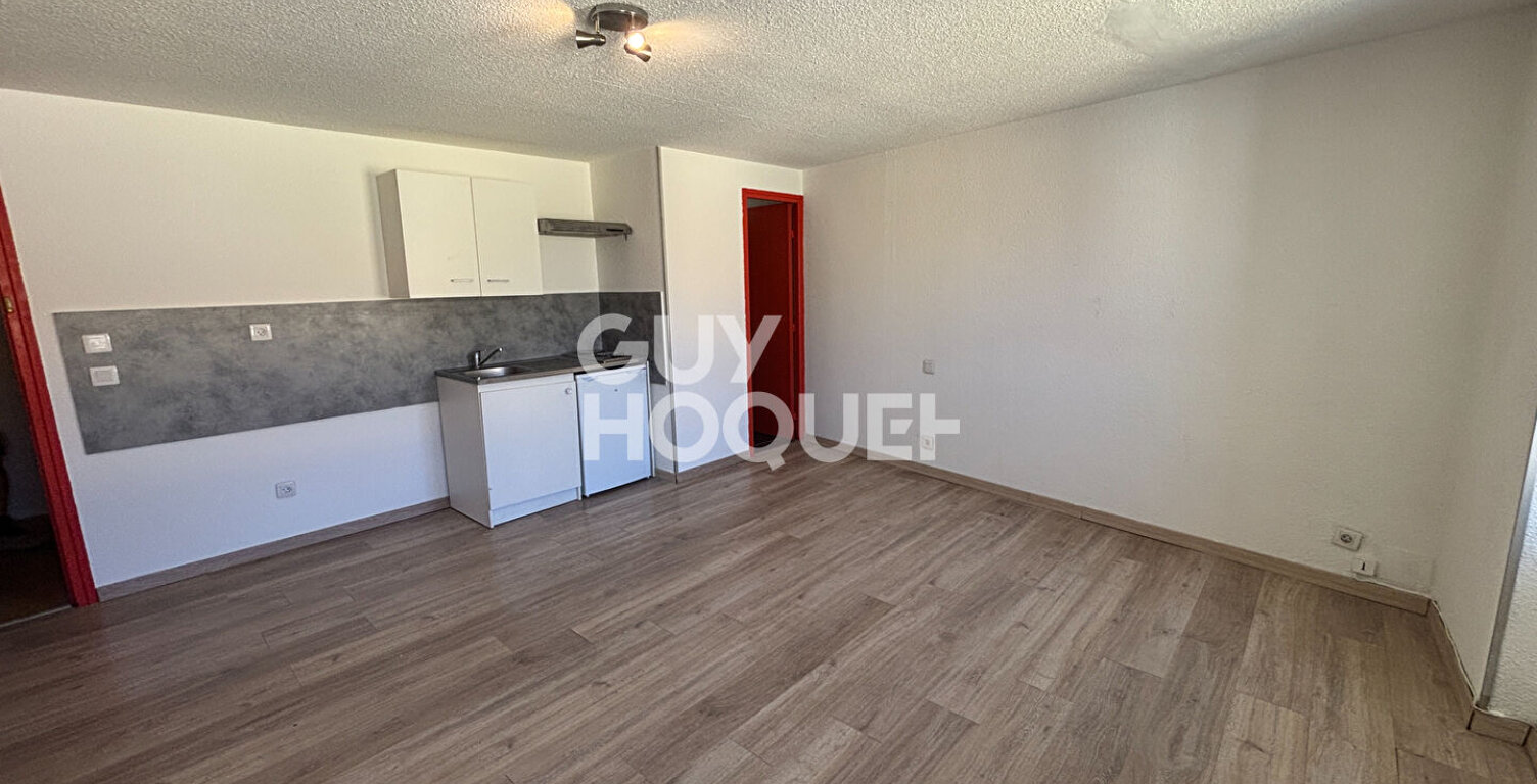 Appartement T1 à louer au dernier étage à Aubenas - Centre Ville — photo 1