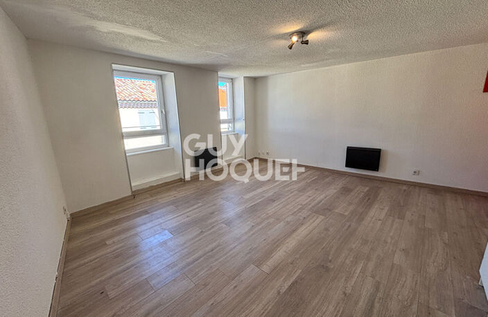 Appartement T1 à louer au dernier étage à Aubenas - Centre Ville — photo 2