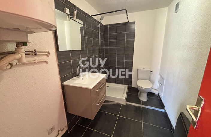 Appartement T1 à louer au dernier étage à Aubenas - Centre Ville — photo 4