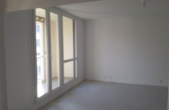 Appartement 3 pièces à louer à Aubenas - Quartier Paillouse - Baza — photo 2