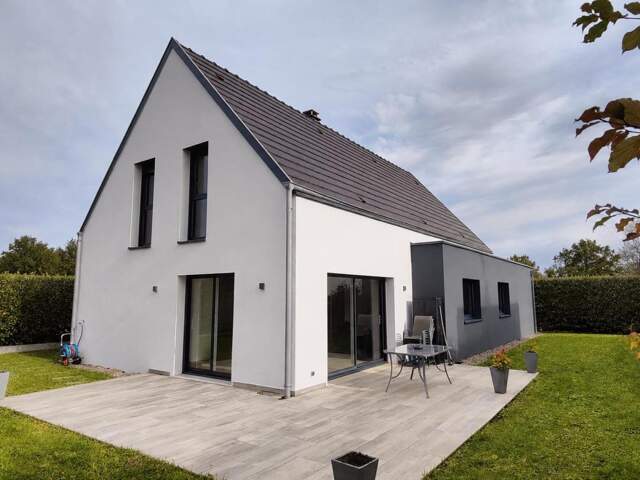 Belle Maison récente, moderne et lumineuse de 156 m2 et 5.60 ares de terrain 4 grandes chambres — photo du bien