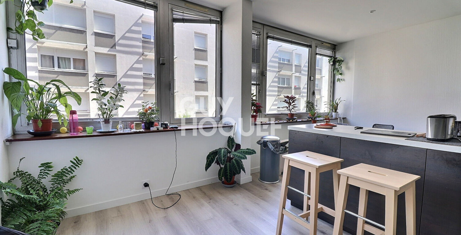 T5 traversant de 90m² - Quai du Rhône / Général Frère — photo 1