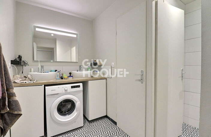 T5 traversant de 90m² - Quai du Rhône / Général Frère — photo 4