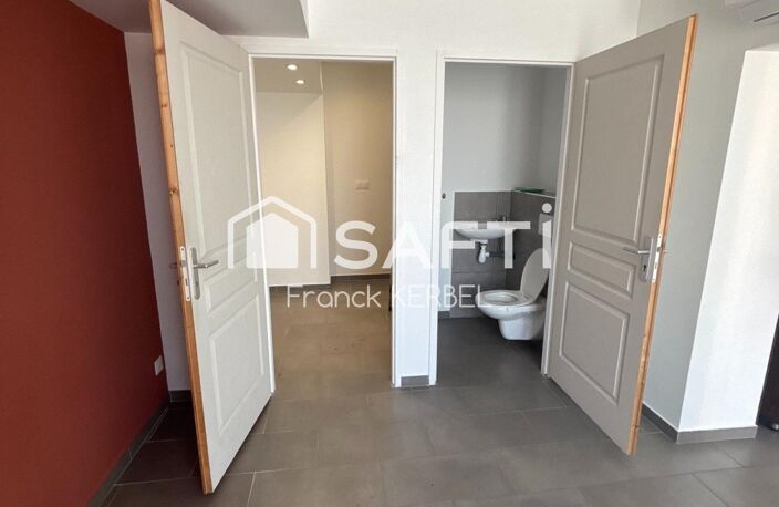 Maison, immeuble en plein bourg de Bellegarde. — photo 2