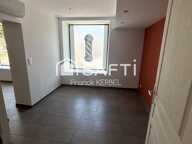 Maison, immeuble en plein bourg de Bellegarde. — photo 4