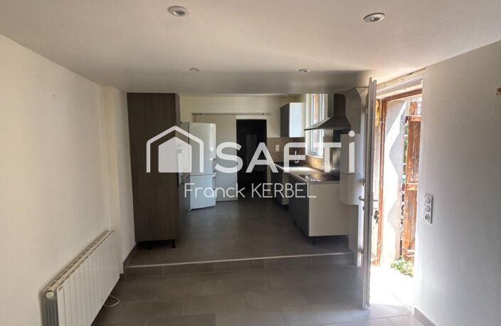 Maison, immeuble en plein bourg de Bellegarde. — photo 5