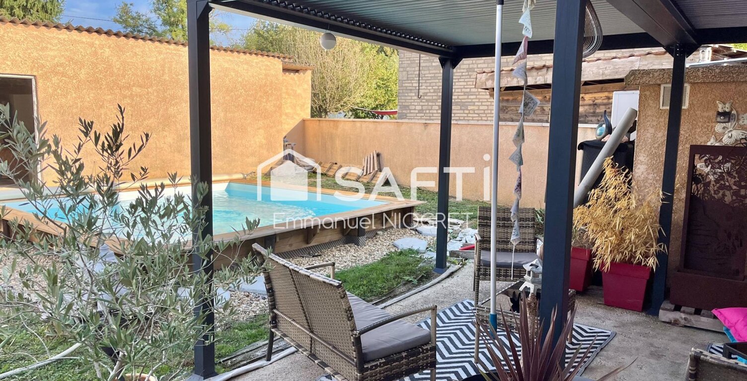 Belle maison ancienne rénovée avec 4 chambres et piscine — photo 1