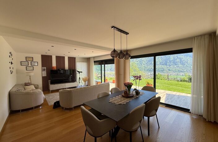 Vue panoramique sur les montagnes et beaux espaces — photo 2