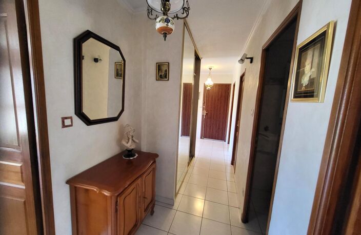 VILLEURBANNE  TONKIN / PARC DE LA TÊTE D'OR  APPARTEMENT T3 av. Ascenseur - GARAGE ET CAVE — photo 5