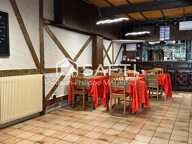 Immeuble à fort potentiel avec terrasse et stationnement. — photo 2