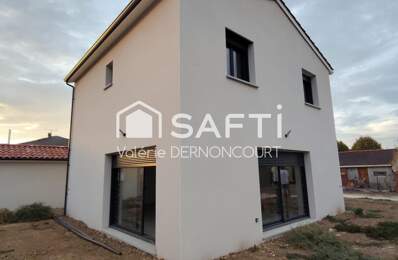 Maison neuve dans un quartier calme — photo du bien