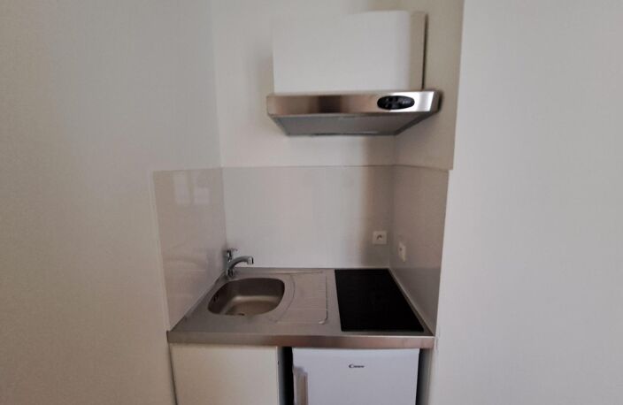 Location appartement 1 pièce 17 m² à Tours (37000) — photo 4