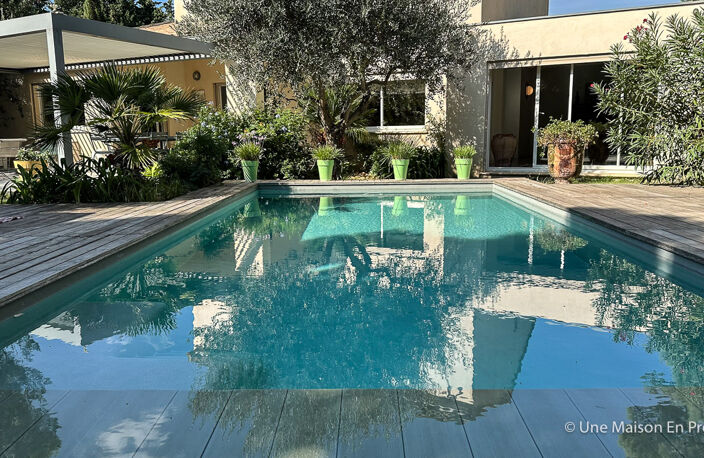 Maison contemporaine avec piscine et garage à Villeneuve les avignon — photo 3